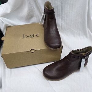 b.o.c. Women's Dark Brown Leather Ankle Booties
